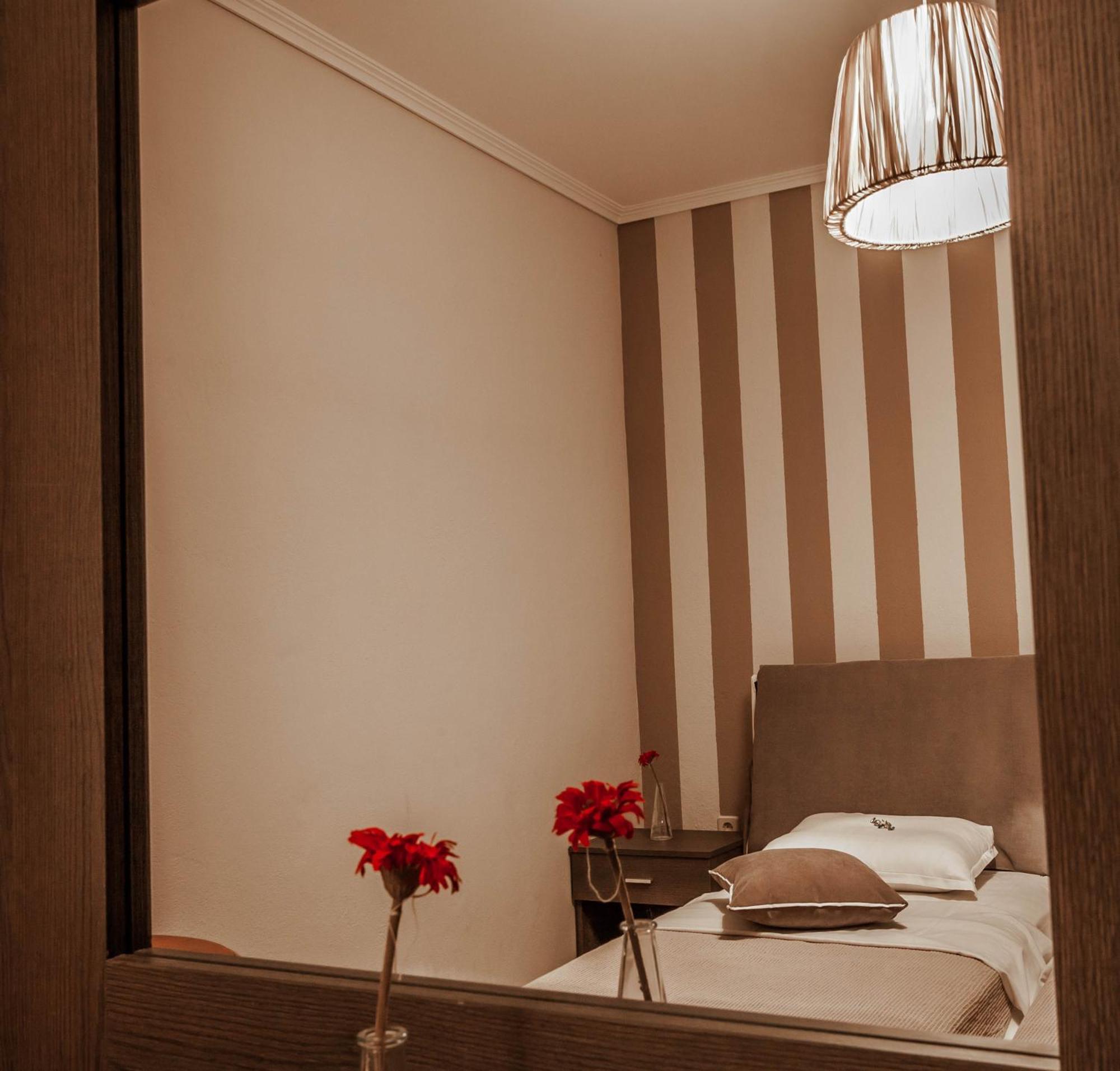 Aqua Mare Sea Side Rooms Nea Kallikrateia Ngoại thất bức ảnh
