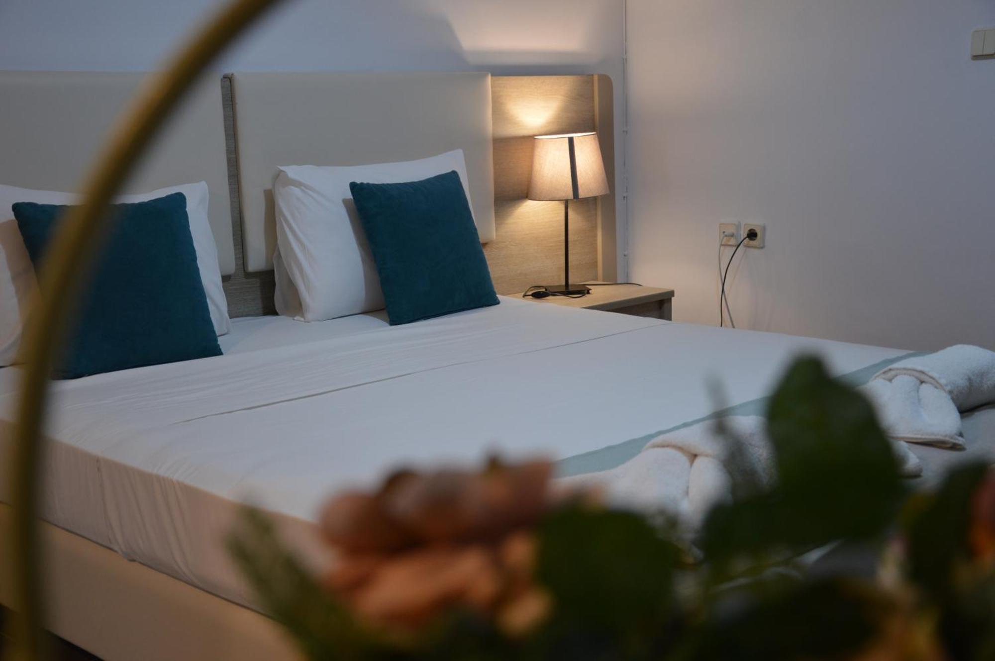 Aqua Mare Sea Side Rooms Nea Kallikrateia Ngoại thất bức ảnh