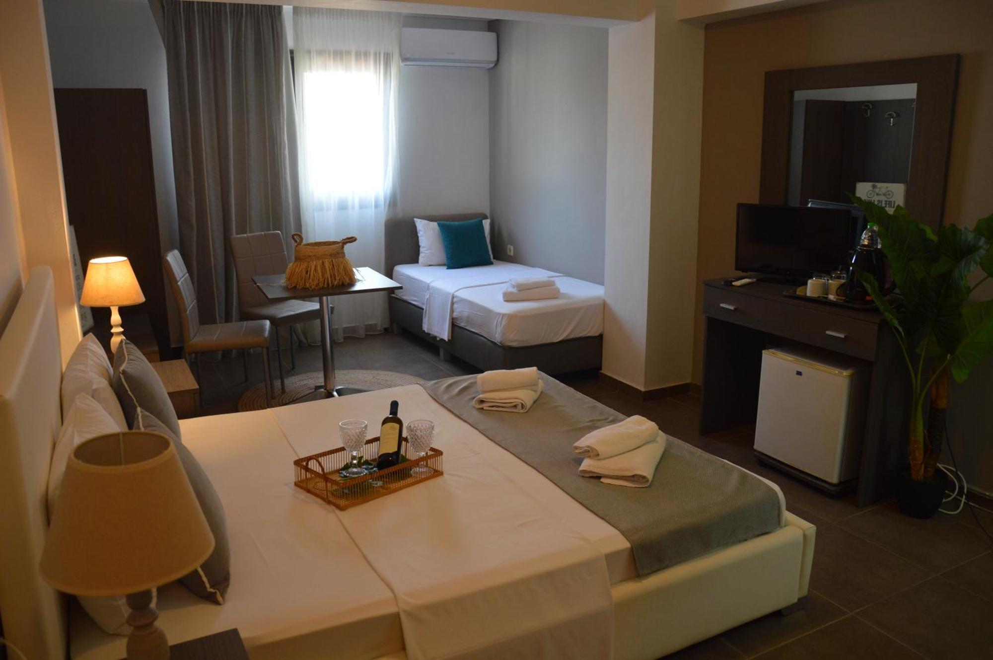 Aqua Mare Sea Side Rooms Nea Kallikrateia Ngoại thất bức ảnh