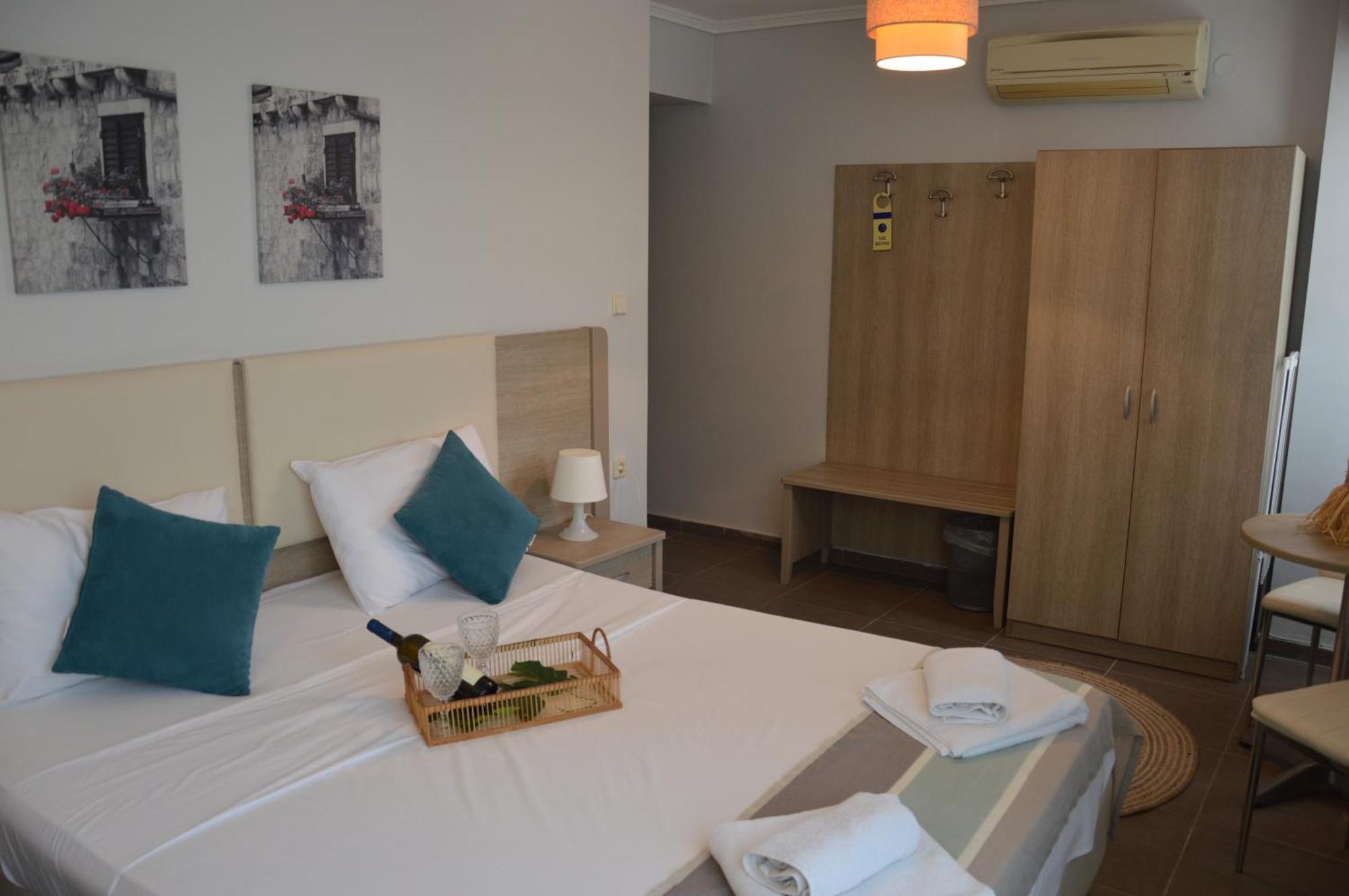 Aqua Mare Sea Side Rooms Nea Kallikrateia Ngoại thất bức ảnh